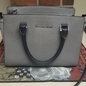 Needs a new home😁